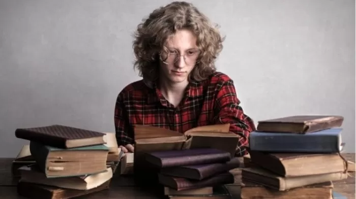 Fakta dan Mitos Menarik Jurusan Sastra Indonesia yang